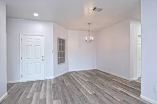 401 Bandara Woods Blvd, Elgin, TX 78621 - Photo 4