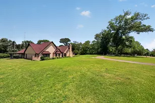 1950 Country Club Rd, Brenham, TX 77833 - Photo 6