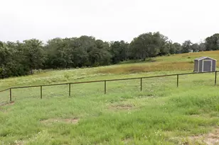 111 Powder Rdg, Luling, TX 78648 - Photo 24
