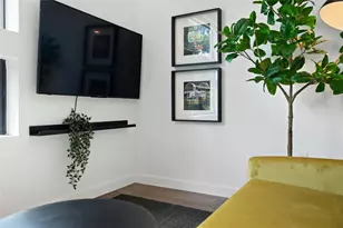 49 Navasota St, Austin, TX 78702 - Photo 14