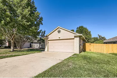 201 Orchard Way, Hutto, TX 78634 - Photo 2