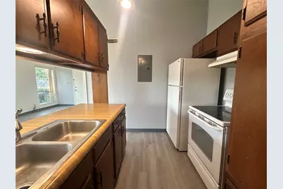 2206 Trailside Drive #302, Austin, TX 78704 - Photo 8