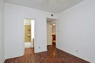 2216 San Gabriel St, Austin, TX 78705 - Photo 6