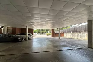 106 E 30th Street E, Austin, TX 78705 - Photo 6