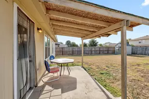 229 Phillips St, Hutto, TX 78634 - Photo 22
