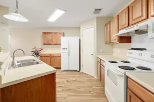229 Phillips St, Hutto, TX 78634 - Photo 12
