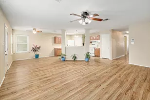 229 Phillips St, Hutto, TX 78634 - Photo 8