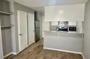 836 N Meadows Dr, Austin, TX 78758 - Photo 2