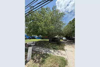2703 Wheless Lane, Austin, TX 78723 - Photo 2