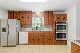 206 Oscar St, Taylor, TX 76574 - Photo 10