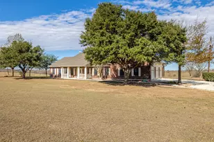 651 Co Rd 497, Taylor, TX 76574 - Photo 2