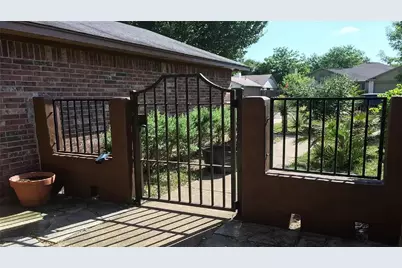 512 Maplecreek Drive, Leander, TX 78641 - Photo 2