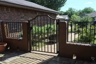 512 Maplecreek Dr, Leander, TX 78641 - Photo 2