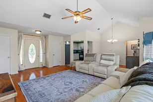 242 W Oak Loop, Cedar Creek, TX 78612 - Photo 8