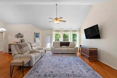 242 W Oak Loop, Cedar Creek, TX 78612 - Photo 6