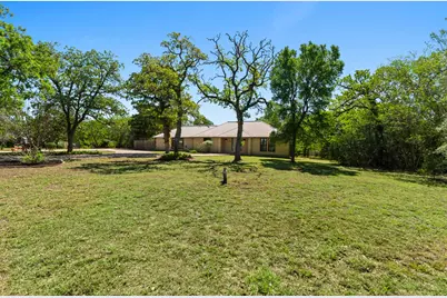 242 W Oak Loop, Cedar Creek, TX 78612 - Photo 2
