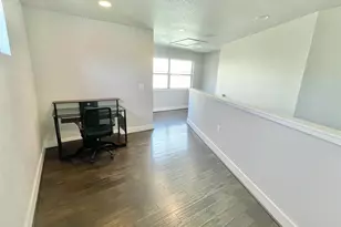 1300 E 3rd St, Austin, TX 78702 - Photo 14