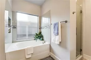 1300 E 3rd St, Austin, TX 78702 - Photo 10