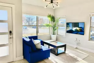 1300 E 3rd St, Austin, TX 78702 - Photo 4