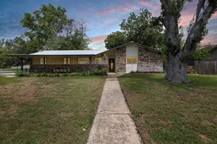 605 Parkway St, Georgetown, TX 78628 - Photo 2
