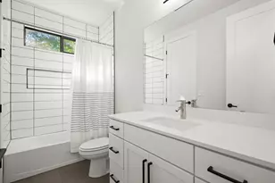 619 Hammack Dr, Austin, TX 78752 - Photo 18