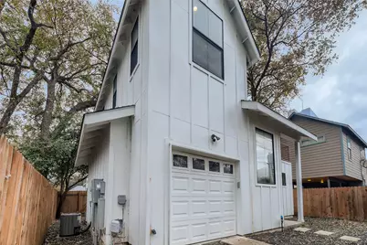 904 E 2nd Street #B, Austin, TX 78702 - Photo 4