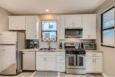 904 E 2nd Street #B, Austin, TX 78702 - Photo 14