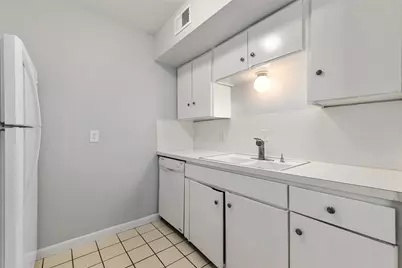 2408 Longview Street #113, Austin, TX 78705 - Photo 10