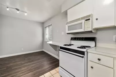 2408 Longview Street #113, Austin, TX 78705 - Photo 12