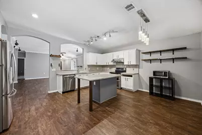 9025 Sun Shower Bend, Austin, TX 78724 - Photo 10