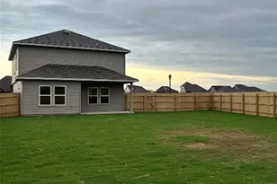 322 Randall Pl, Rockdale, TX 76567 - Photo 2