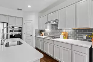 7201 Auburn Blaze Ln, Austin, TX 78744 - Photo 8
