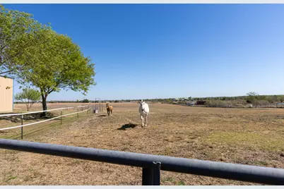 13639 Abrahamson Road, Manor, TX 78653 - Photo 30