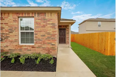 301 Crescent Park Drive, Jarrell, TX 76537 - Photo 2