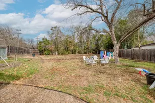 1233 Orange St, Lockhart, TX 78644 - Photo 26