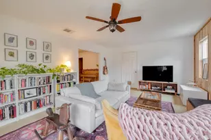 1233 Orange St, Lockhart, TX 78644 - Photo 6