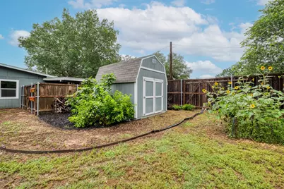 1233 Orange Street, Lockhart, TX 78644 - Photo 30