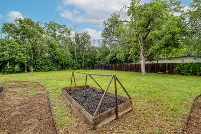 1233 Orange Street, Lockhart, TX 78644 - Photo 30