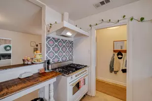 1233 Orange St, Lockhart, TX 78644 - Photo 10