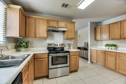 2800 Tyler Lane, Taylor, TX 76574 - Photo 8