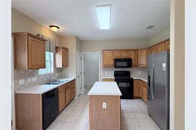 187 Creekwood Trail, Cedar Creek, TX 78612 - Photo 6