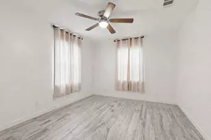 200 Monterrey St, Elgin, TX 78621 - Photo 18