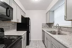 200 Monterrey St, Elgin, TX 78621 - Photo 12