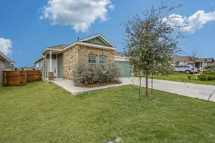 180 Madrid Dr, Kyle, TX 78640 - Photo 32