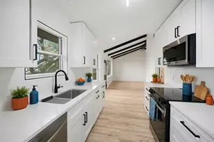 8005 Northforest Dr, Austin, TX 78759 - Photo 14