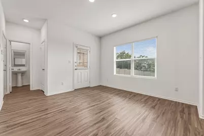 913 Legends Lane, Georgetown, TX 78628 - Photo 14