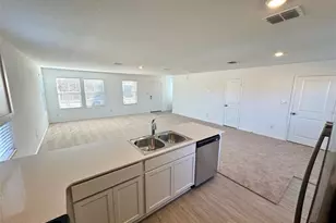 110 Haw Br Vw, Kyle, TX 78640 - Photo 4