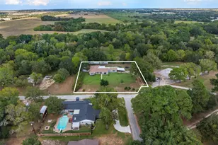 1102 N Pecan St, Caldwell, TX 77836 - Photo 36