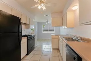 2605 W Stassney Ln, Austin, TX 78745 - Photo 4
