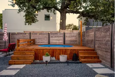 1911 College Row, Austin, TX 78702 - Photo 4